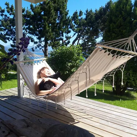 Relaxing Place On Godoya בית הארחה