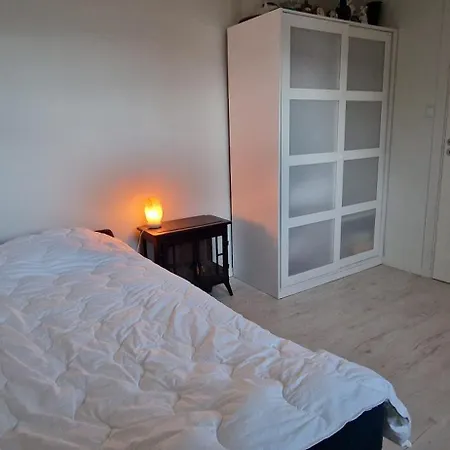 Relaxing Place On Godoya בית הארחה