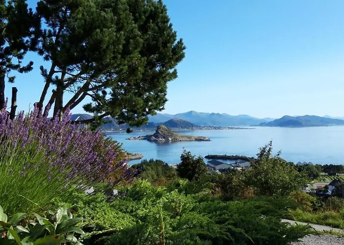Relaxing Place On Godøya Godoy